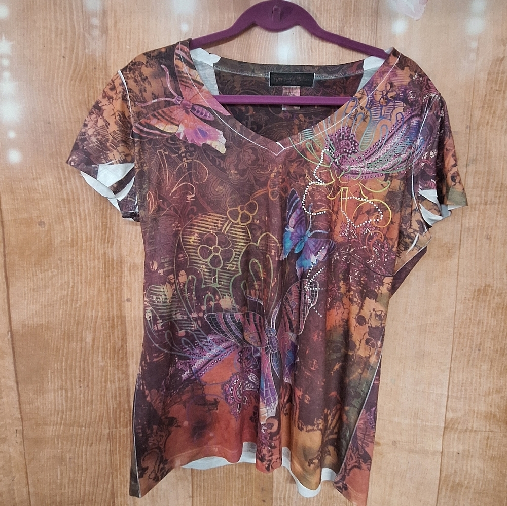 Appropriate Behavior v-neck top size large